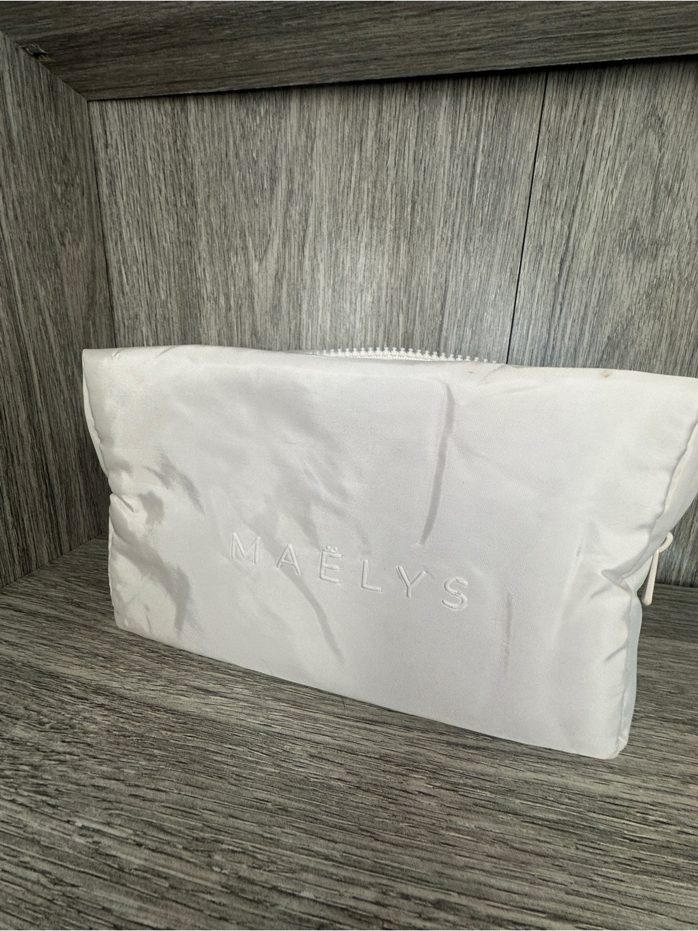MAËLYS White Cosmetic Travel Pouch